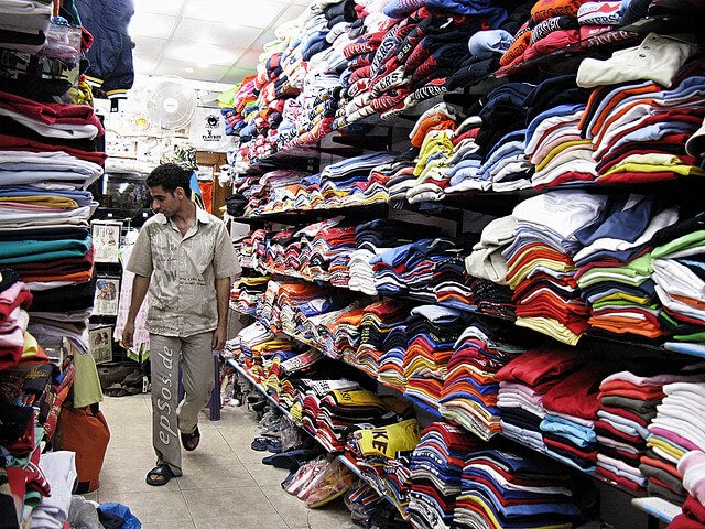 epSos.de, Men Shopping for Clothing Accessories