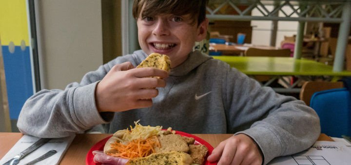 James Thornett, Eating the buffet