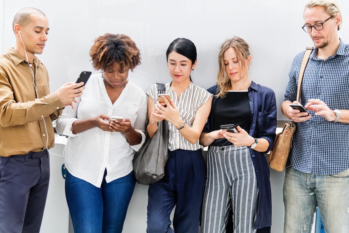 Relazioni interpersonali nell’era digitale  